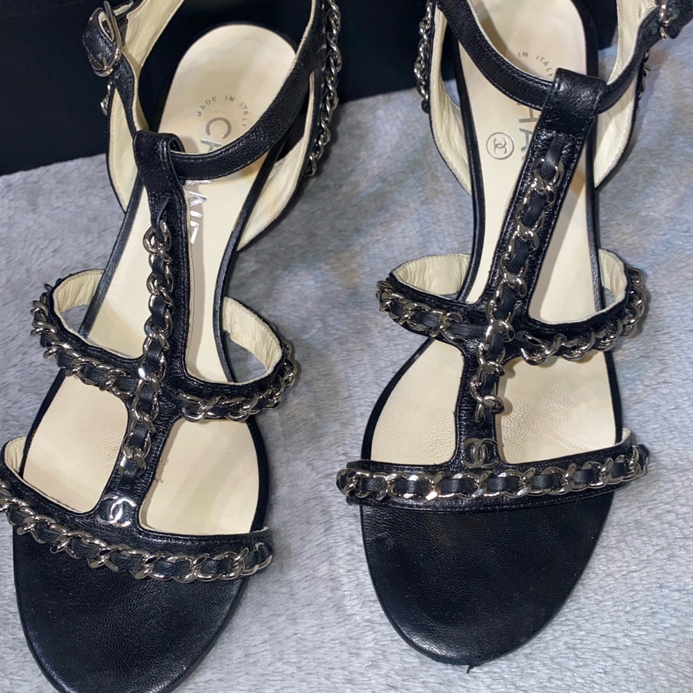 CHANEL CLASSIC CHAIN HEELED SANDALS - Picture 13 of 16